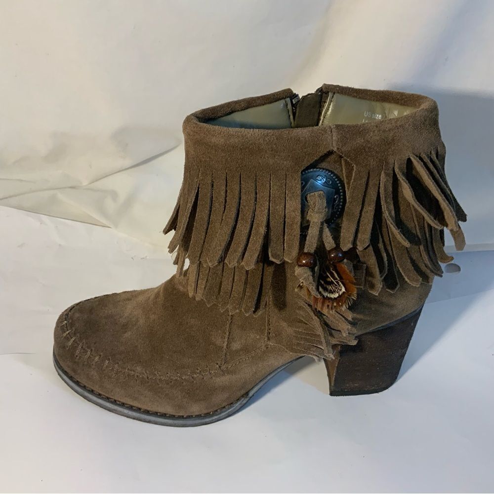 Sbicca Vintage Collection- Jessa - KHAKI Fringe Ankle Boots - Suede size 7